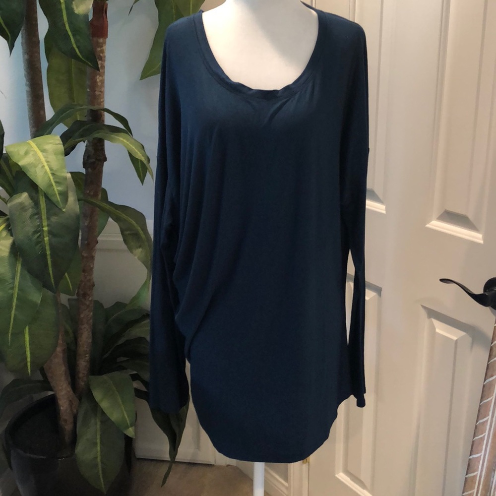 Athleta Long Sleeve T